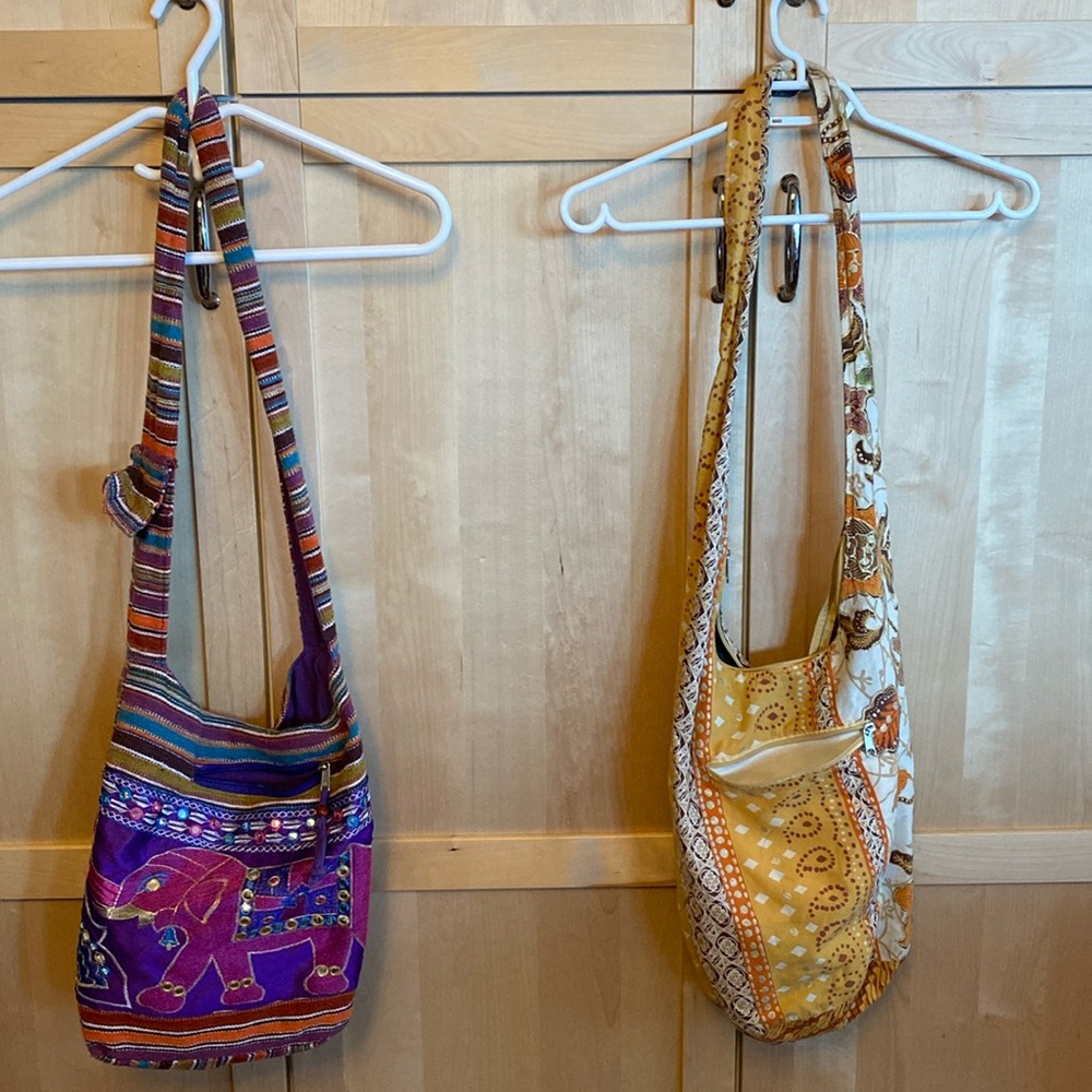 Two cloth purses with zippers great for shopping grocery bags